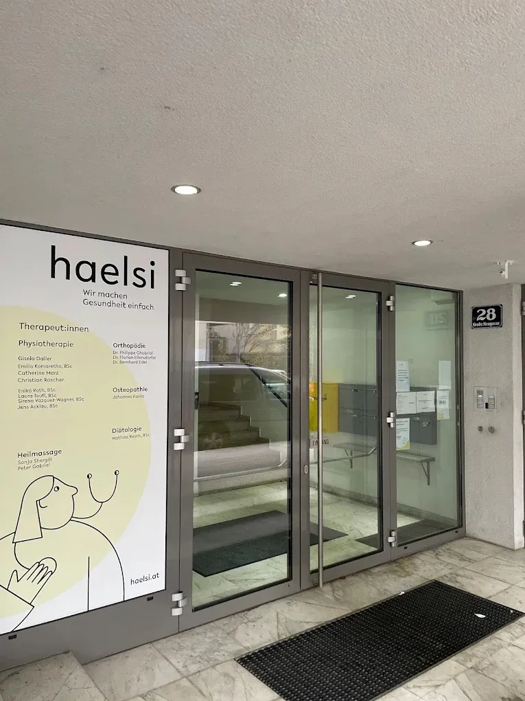 Eingang zur Wahlarzt-Ordination Dr. Ghobrial im haelsi-Gesundheitszentrum, Große Neugasse 28, 1040 Wien